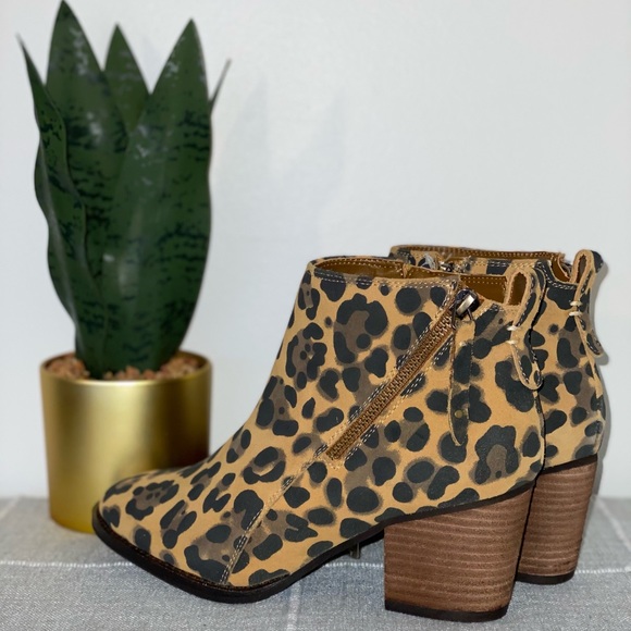 Shoes - Aqua College leopard boots